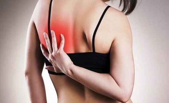 Schmerzen unter dem linken Schulterblatt von hinten